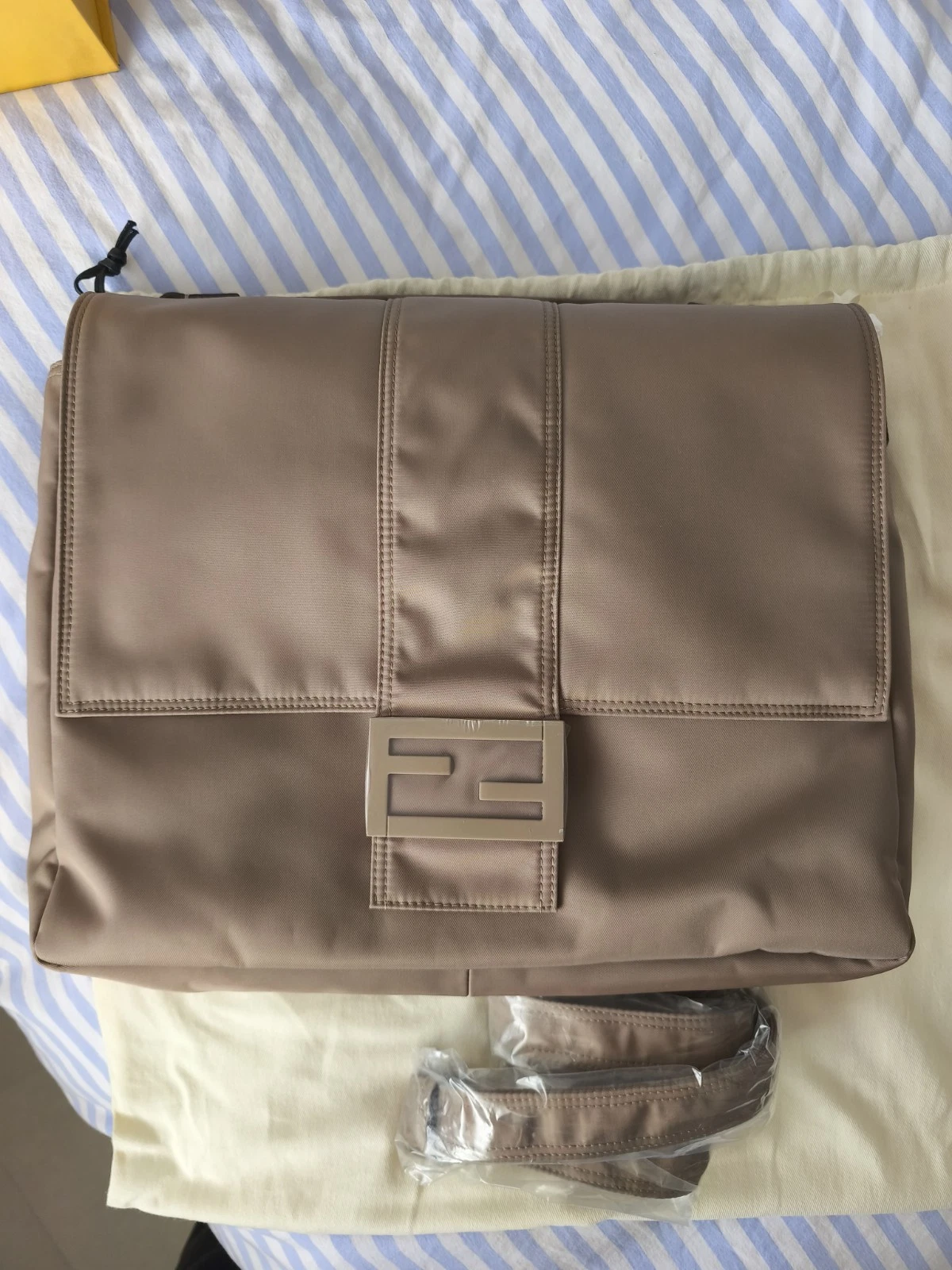 FENDI BAGUETTE Messenger bag Large Nylon Unisex - NEVER WORN thumbnail 2
