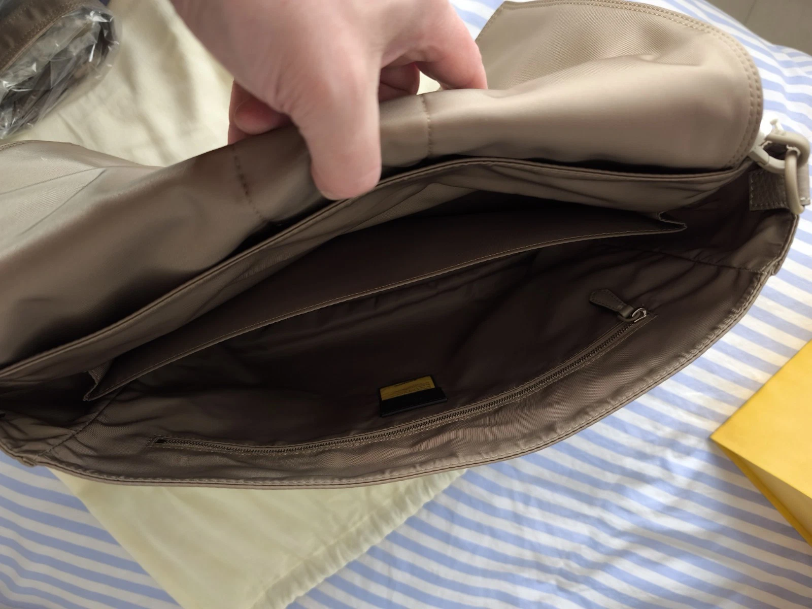 FENDI BAGUETTE Messenger bag Large Nylon Unisex - NEVER WORN thumbnail 6