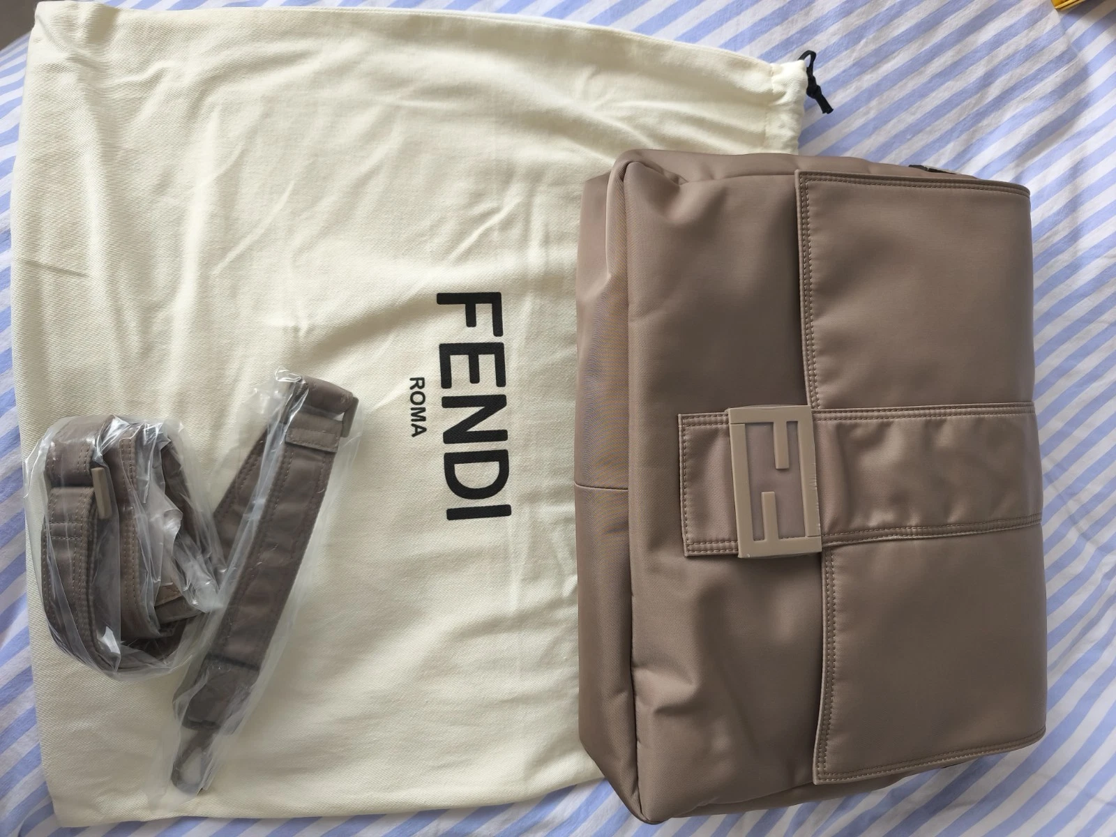 FENDI BAGUETTE Messenger bag Large Nylon Unisex - NEVER WORN thumbnail 9