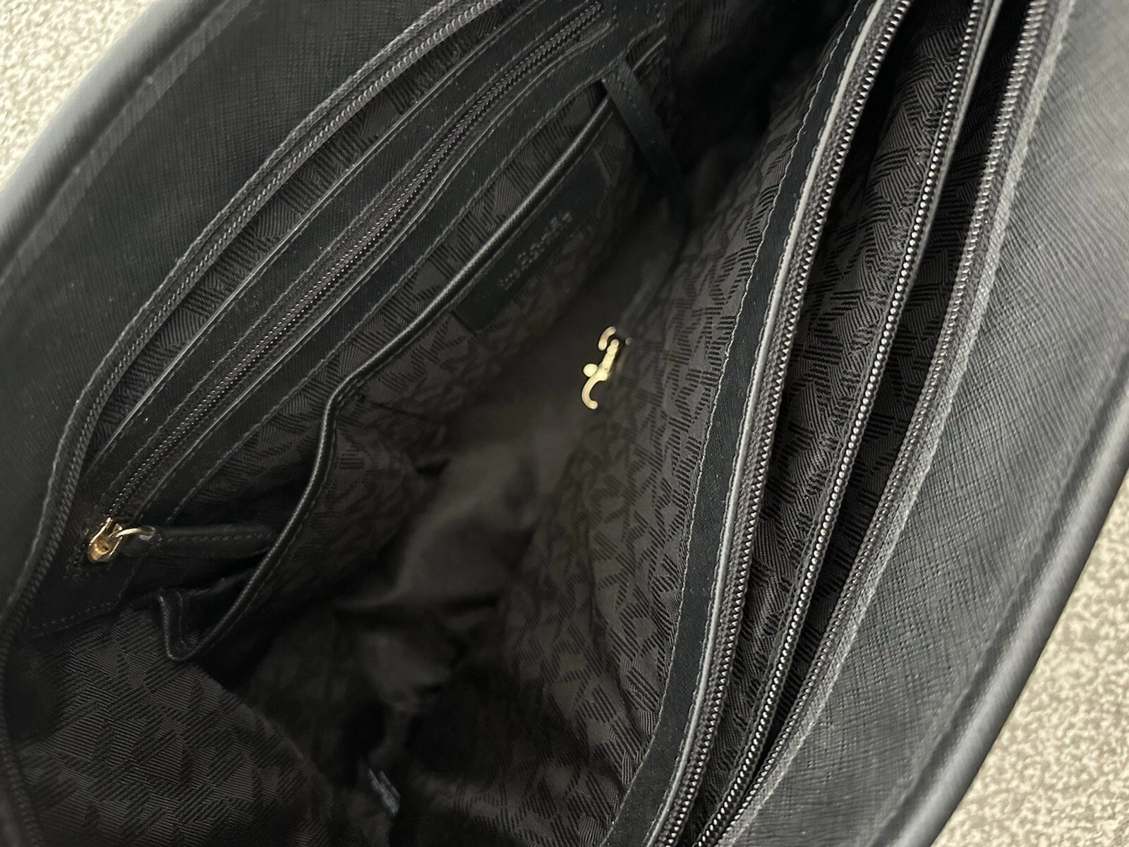 Michael Kors Leather Tote Bag thumbnail 6