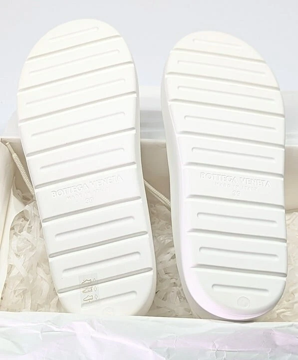 Bottega Veneta Women's White Jelly Lace Up Sandals Size 39 EU (MSRP $490) thumbnail 9