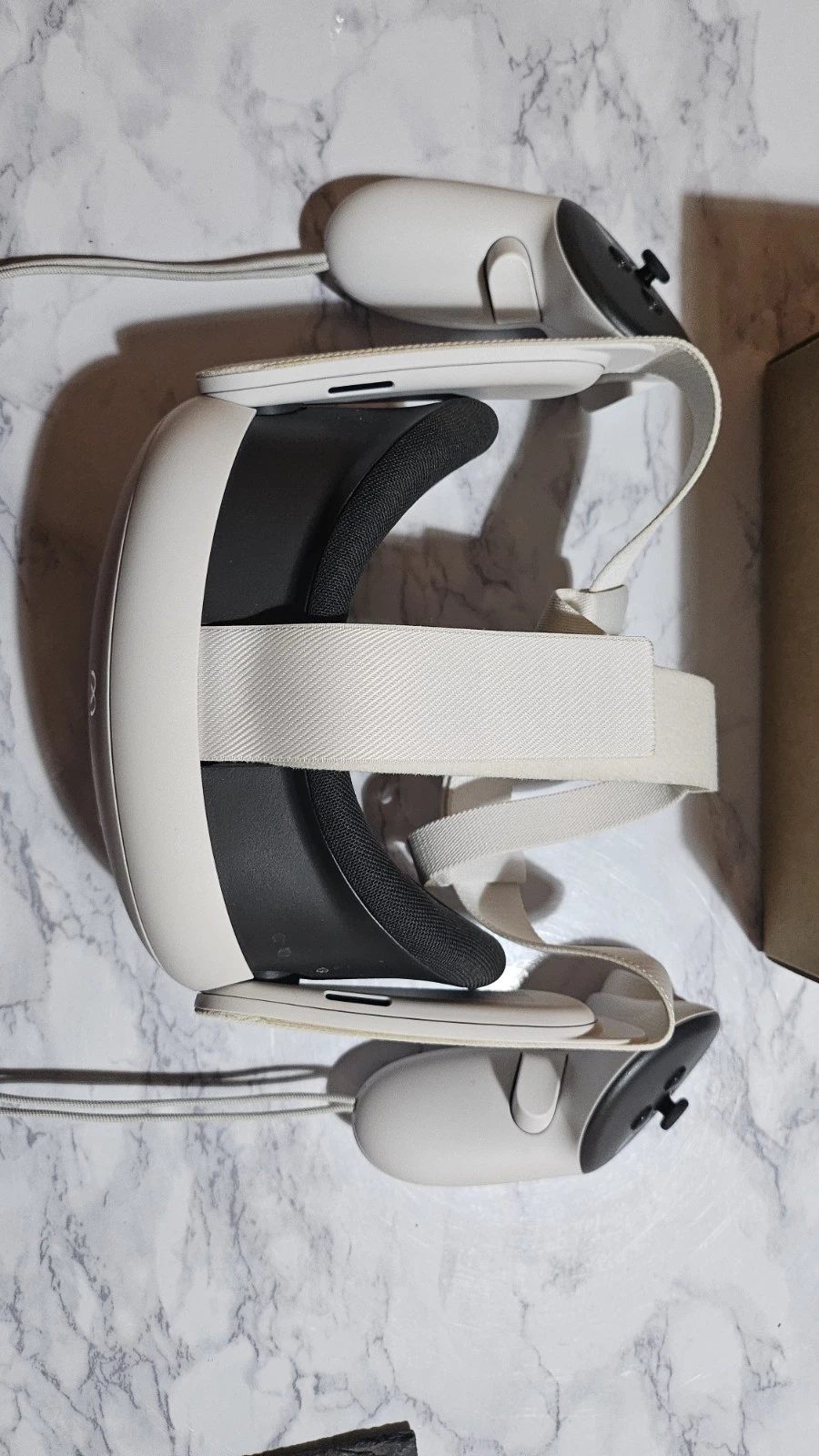 Meta Quest 3 Virtual Reality Console 128GB, Bought From New. thumbnail 2