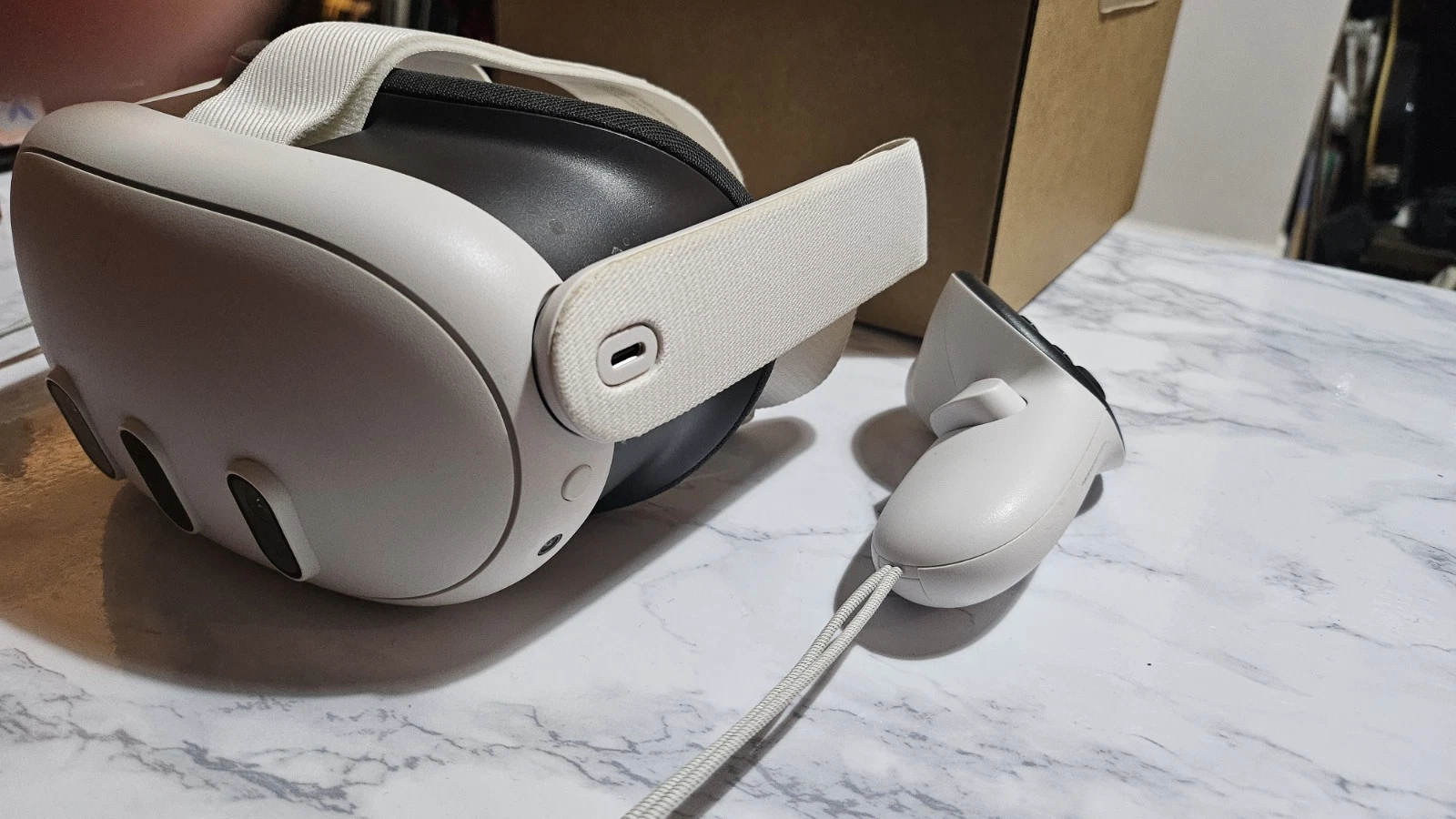 Meta Quest 3 Virtual Reality Console 128GB, Bought From New. thumbnail 3