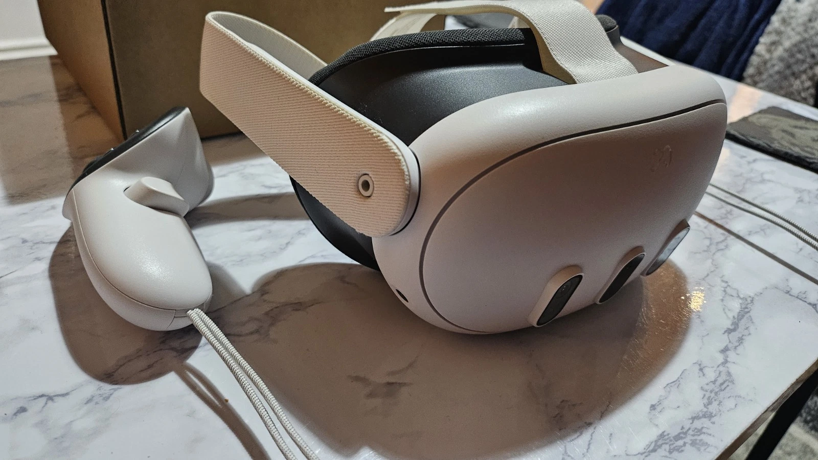 Meta Quest 3 Virtual Reality Console 128GB, Bought From New. thumbnail 4