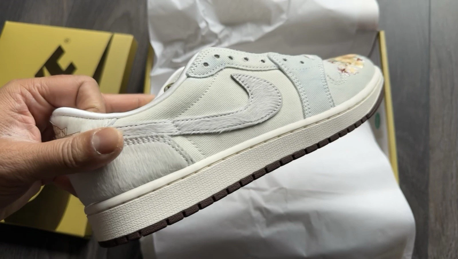 Air Jordan 1 Low OG Greyish And Sail thumbnail 5