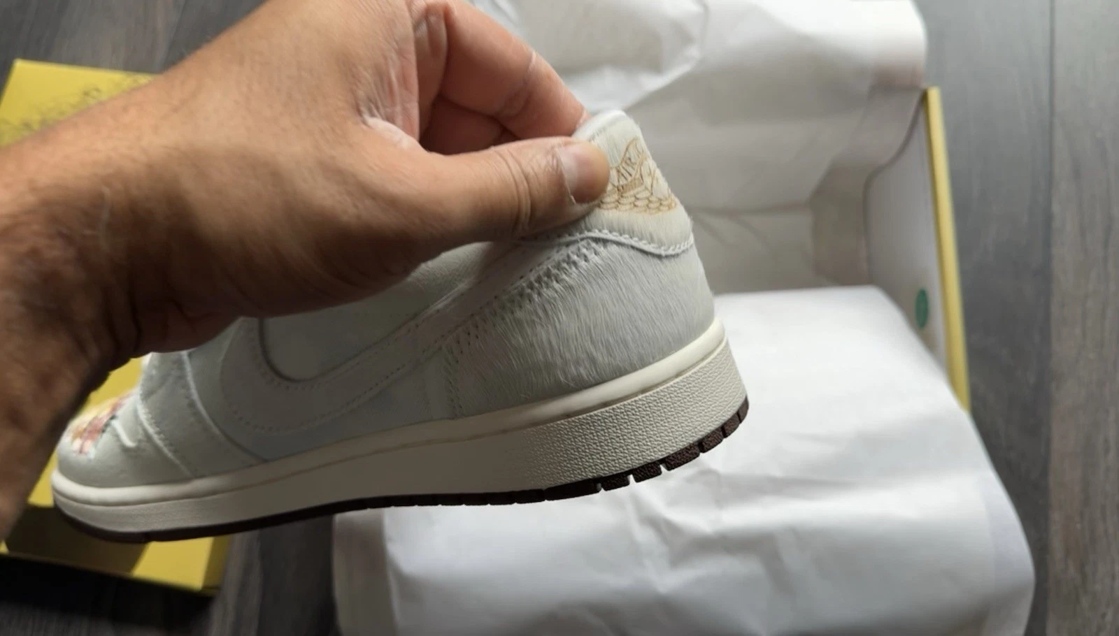 Air Jordan 1 Low OG Greyish And Sail thumbnail 6