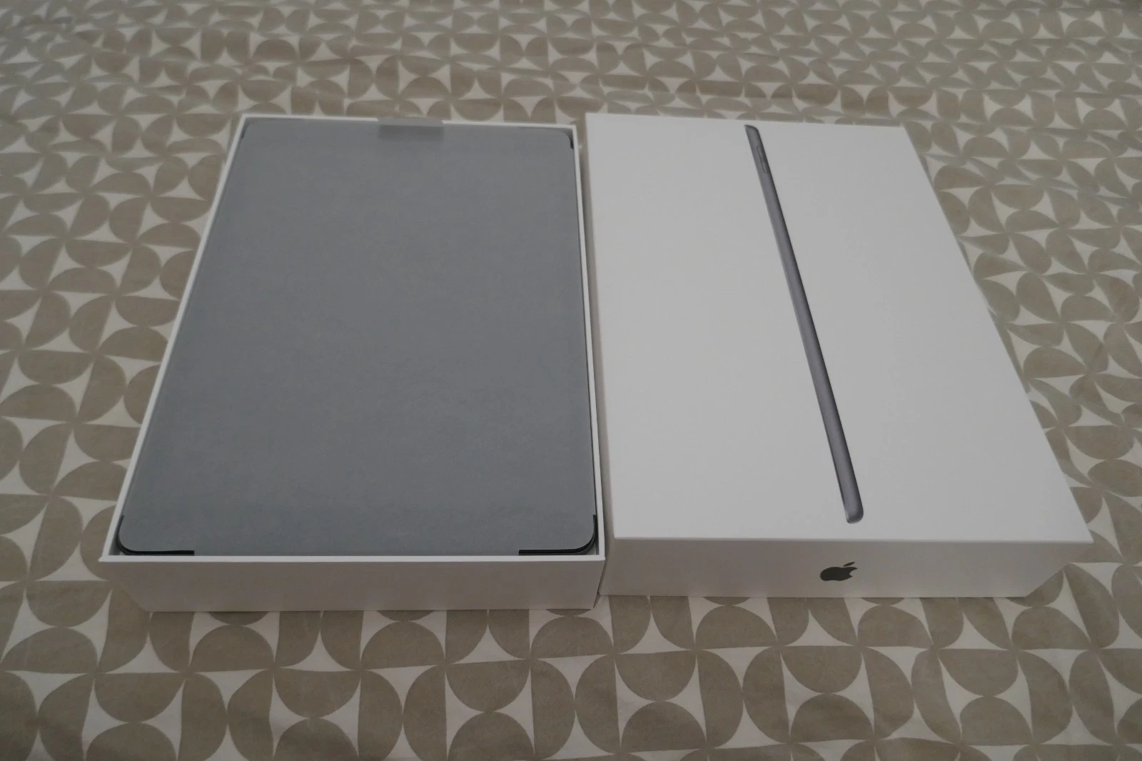 Apple iPad 9th Gen. 64GB, Wi-Fi, 10.2 in - Space Grey - Brand New thumbnail 8