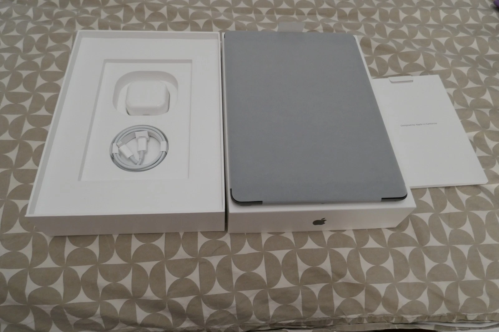 Apple iPad 9th Gen. 64GB, Wi-Fi, 10.2 in - Space Grey - Brand New thumbnail 10