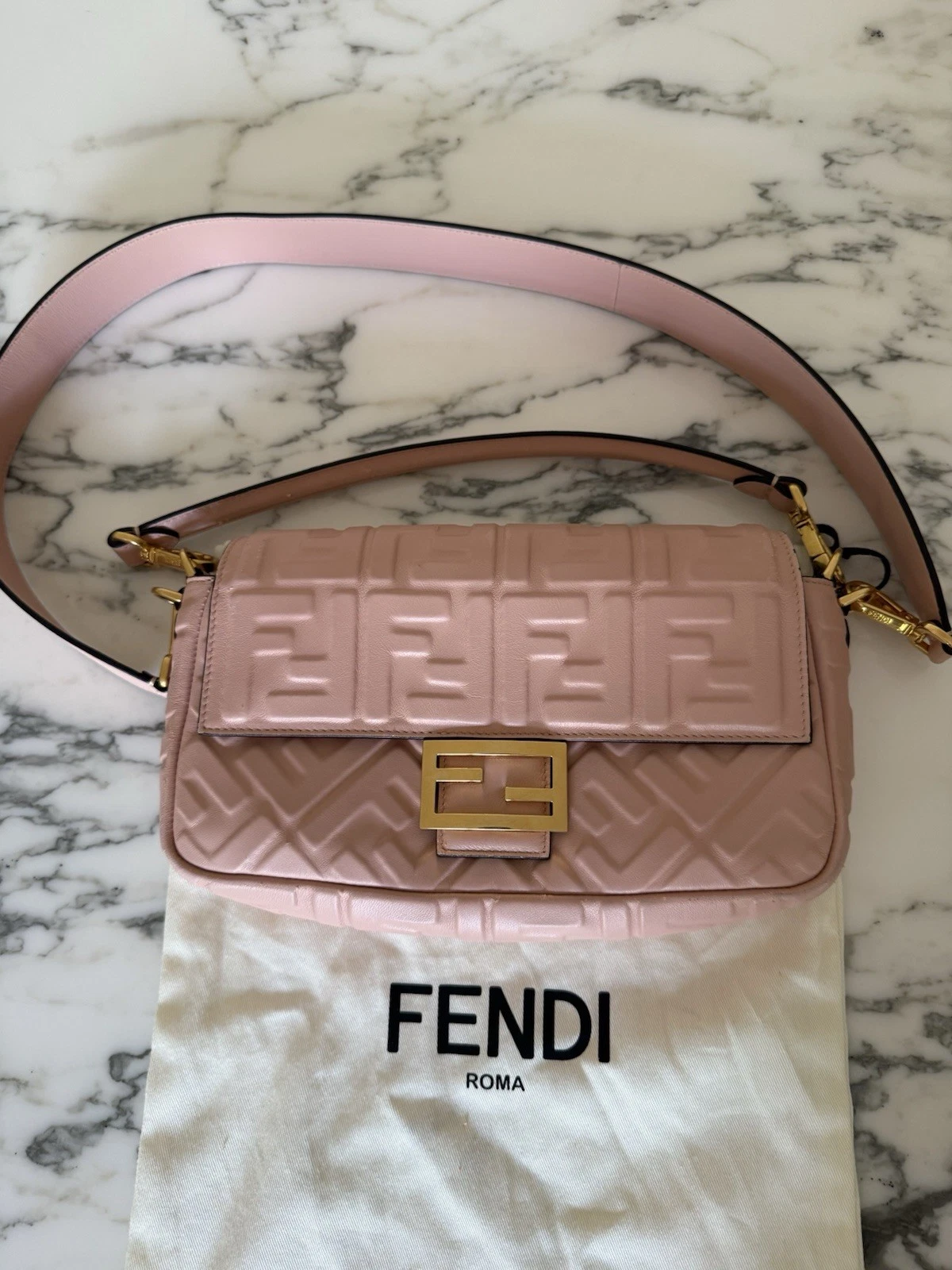 Authentic Elegant Fendi Baguette Shoulder Bag Crafted Pink - Leather