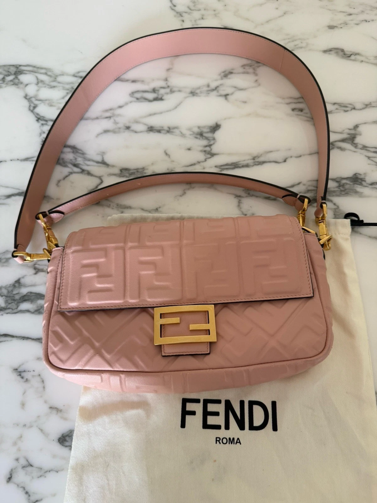 Authentic Elegant Fendi Baguette Shoulder Bag Crafted Pink - Leather thumbnail 3