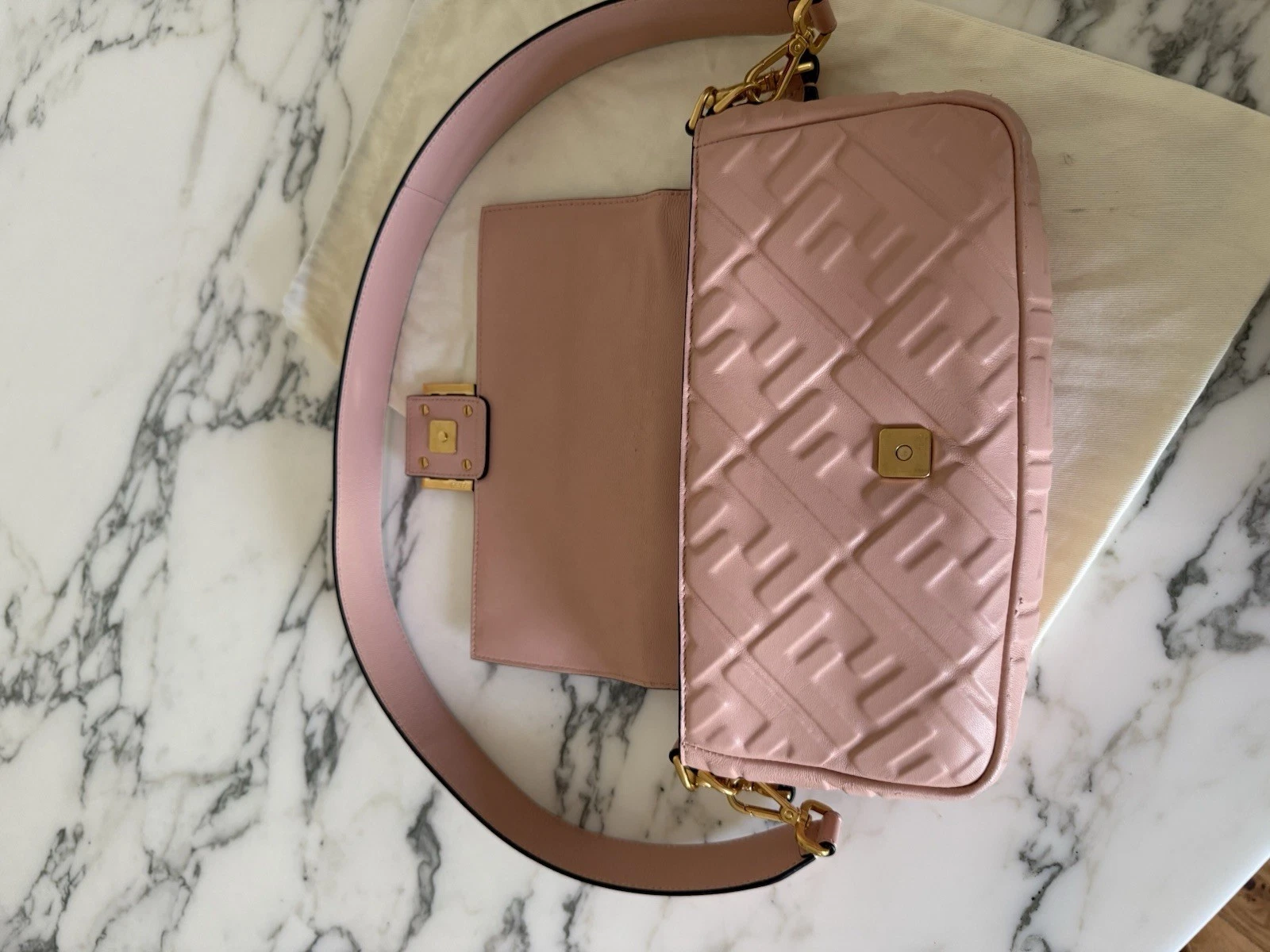 Authentic Elegant Fendi Baguette Shoulder Bag Crafted Pink - Leather thumbnail 12
