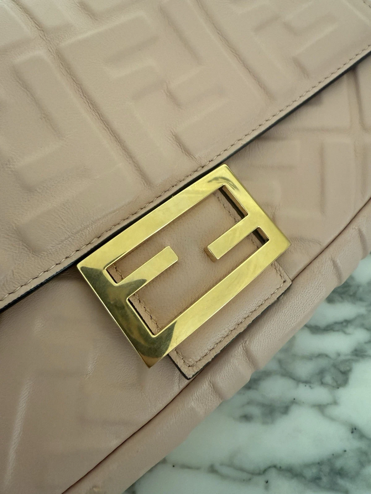 Authentic Elegant Fendi Baguette Shoulder Bag Crafted Pink - Leather thumbnail 15